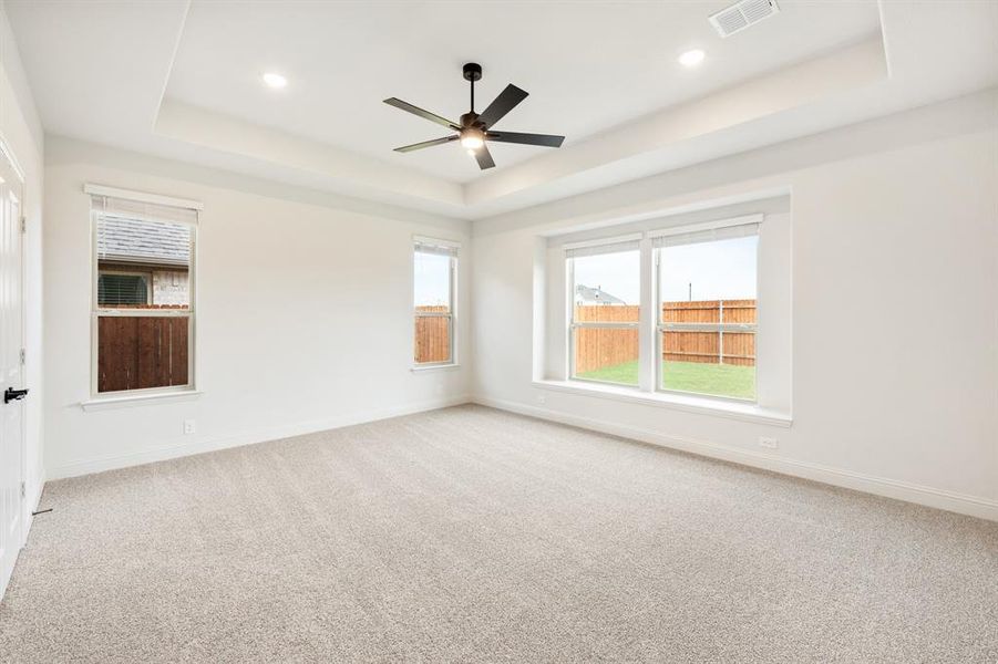 Spacious, unfurnished interior of a new home in Glenwood Meadows, Argyle (Image 33).