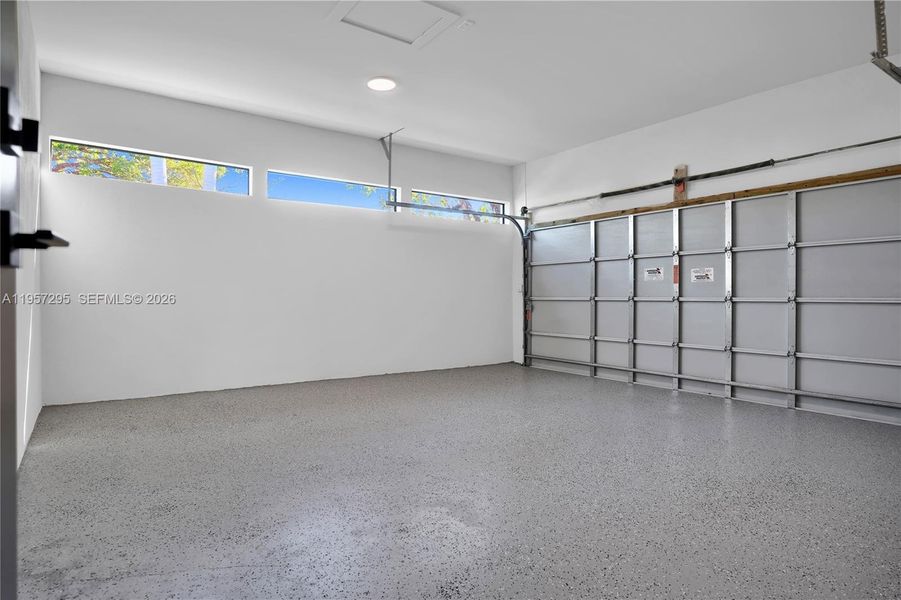 Spacious, unfurnished interior of a new home in , Palmetto Bay (Image 21).