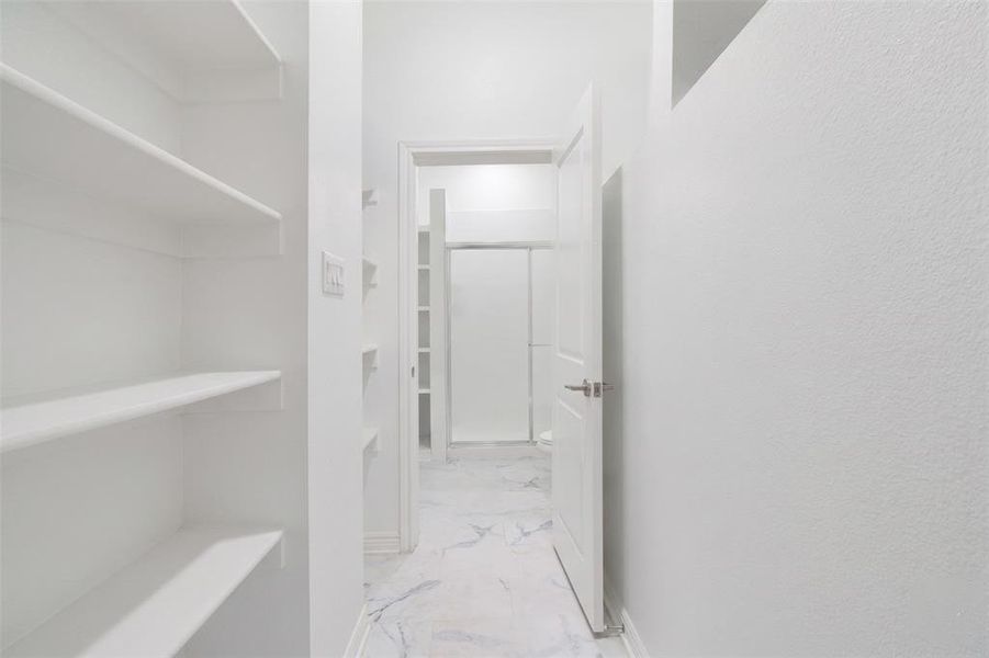 Spacious, unfurnished interior of a new home in , Deport (Image 13).