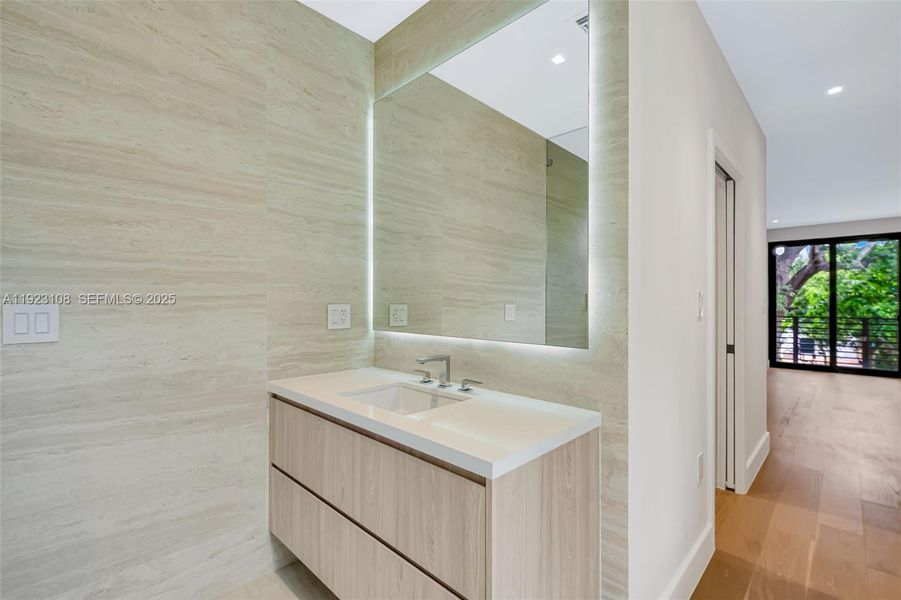 Image 52 of a home in .