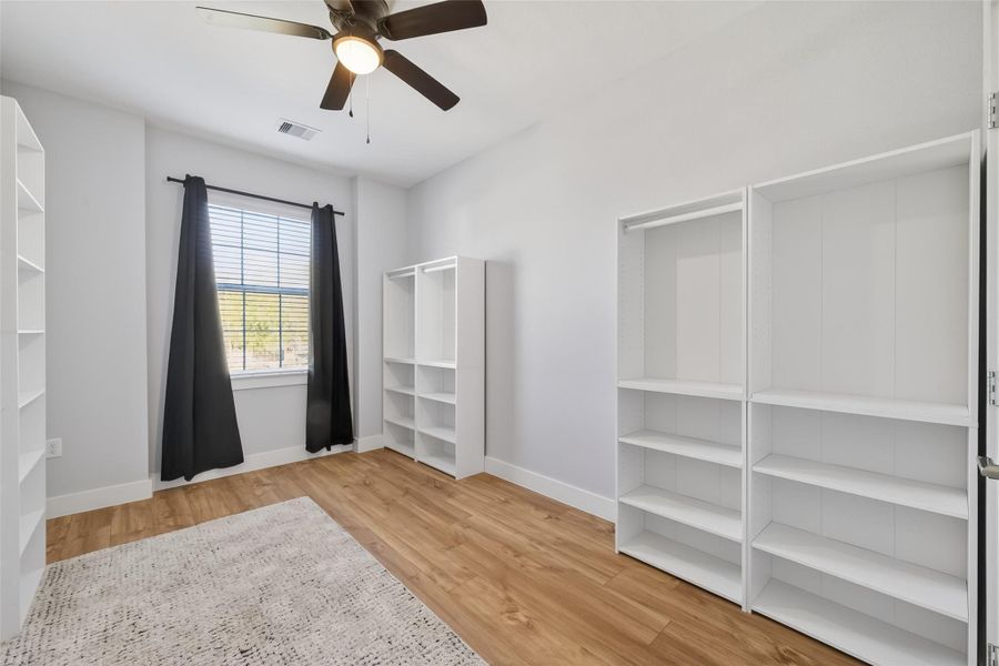 Spacious, unfurnished interior of a new home in , Houston (Image 38).