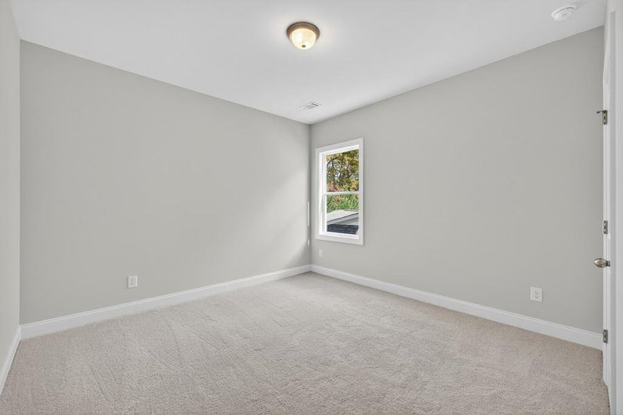 Spacious, unfurnished interior of a new home in Hemingway, Flowery Branch (Image 33).
