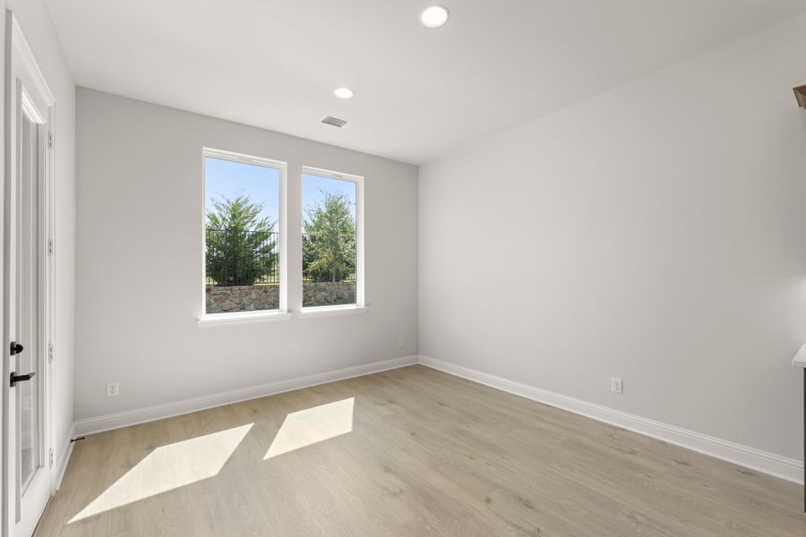 Spacious, unfurnished interior of a new home in Nelson Lake Estates, Rockwall (Image 17).