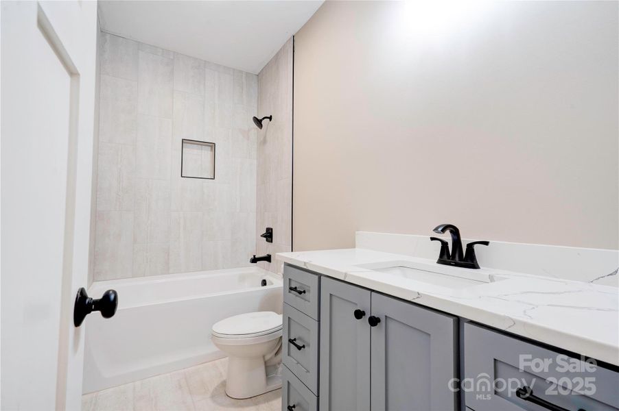 Furnished interior view inside a new home in , Kings Mountain (Image 10).