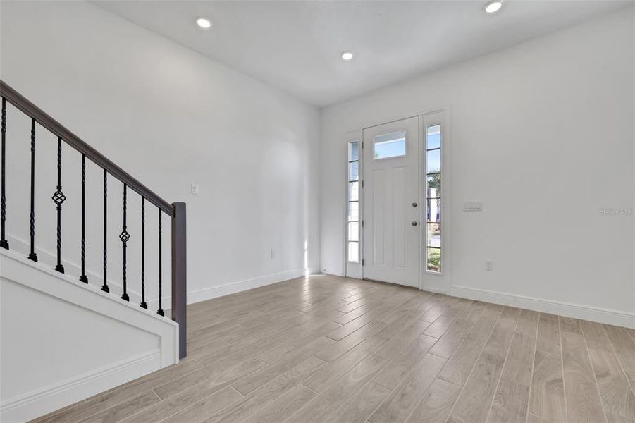 Spacious, unfurnished interior of a new home in , St. Cloud (Image 27).
