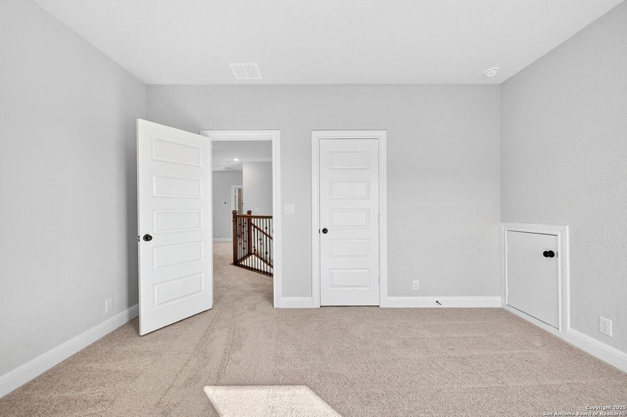 Spacious, unfurnished interior of a new home in Davis Ranch 60', San Antonio (Image 18).