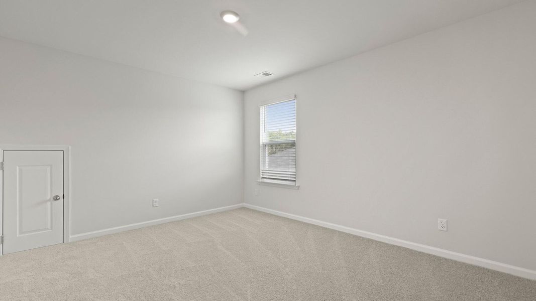 Spacious, unfurnished interior of a new home in , Summerville (Image 20).