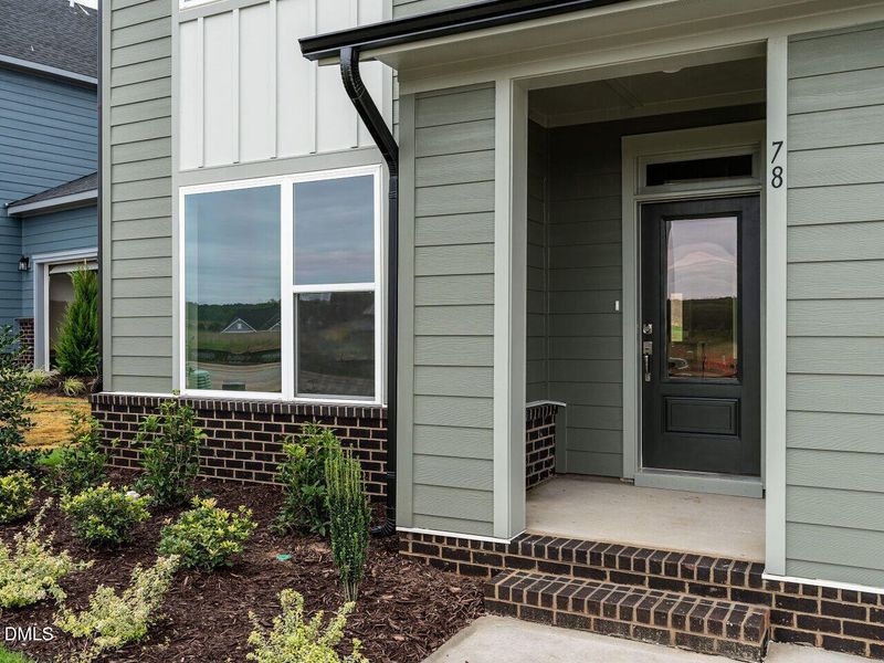 003-1280x960-front-porch