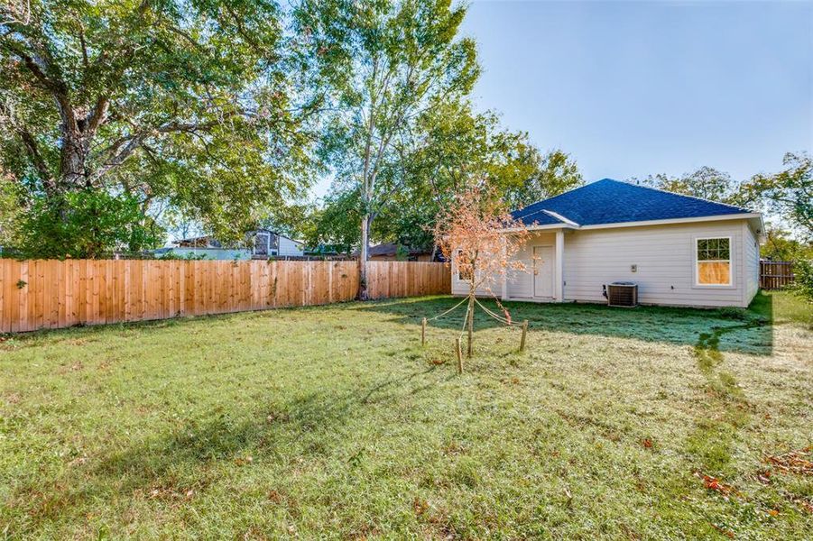 Similar home: View of yard