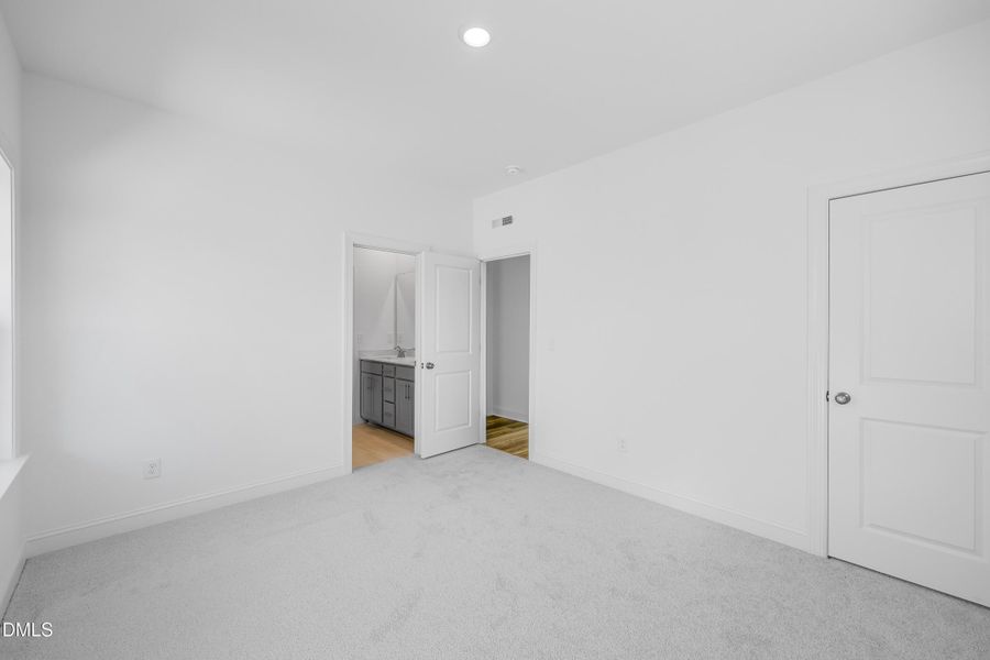 SUN_Stoneriver_Pic_Dalton_Bed3_1of1