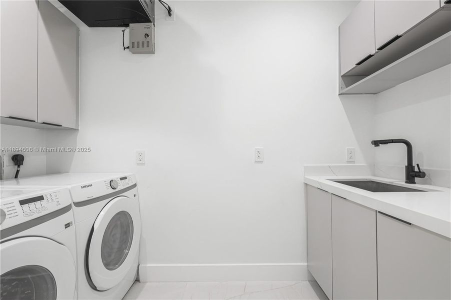 Close-up of interior finishes inside a home in , Fort Lauderdale (Image 14). Close-up of interior finishes inside a home in , Fort Lauderdale (Image 14).