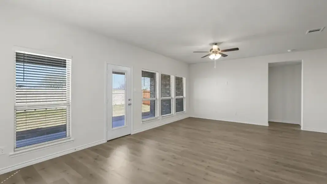 Spacious, unfurnished interior of a new home in Elevon, Lavon (Image 23).