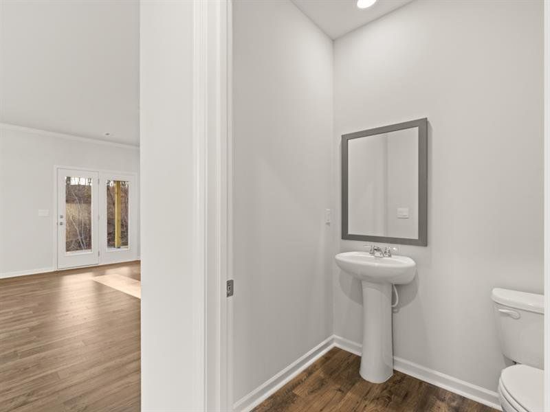 Spacious, unfurnished interior of a new home in Falcon Landing, Gainesville (Image 24).