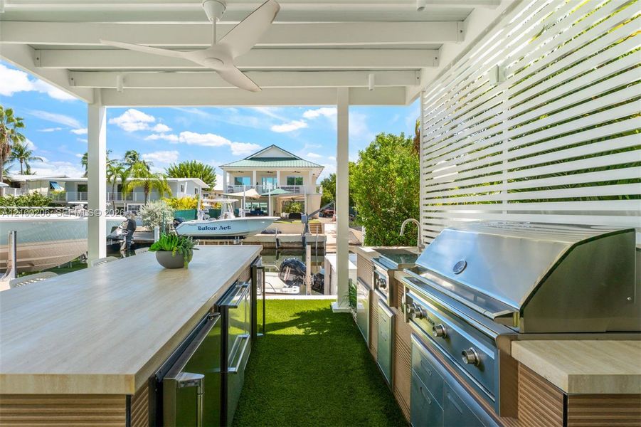Exterior details and patio area of a home in , Tavernier (Image 34).