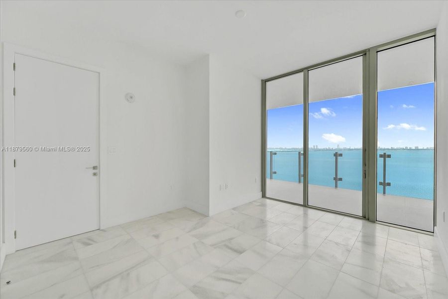 Spacious, unfurnished interior of a new home in , Miami (Image 12).