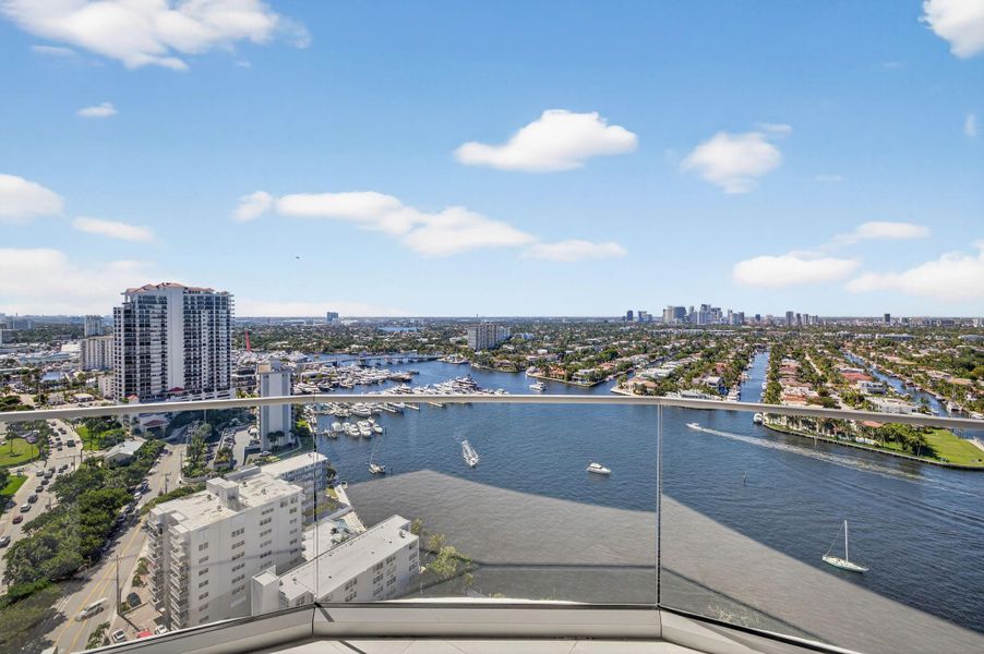Exterior details and patio area of a home in , Fort Lauderdale (Image 24).