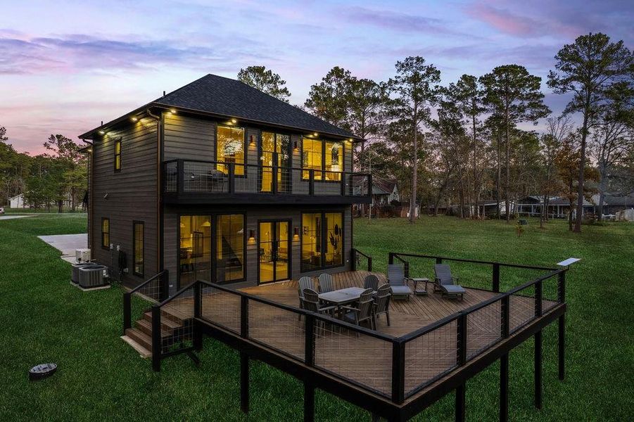 Exterior details and patio area of a home in , Brookeland (Image 3).