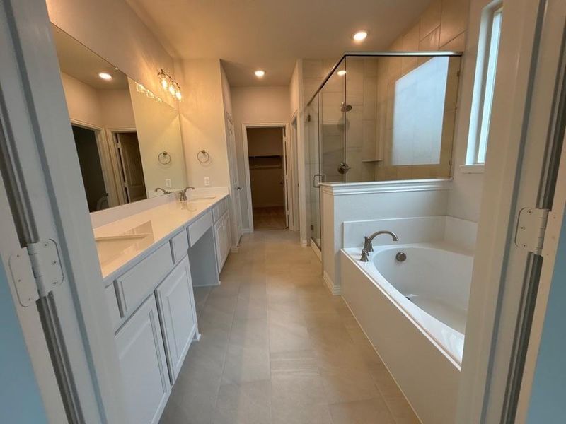 Furnished interior view inside a new home in Waterford Park, Weatherford (Image 4).