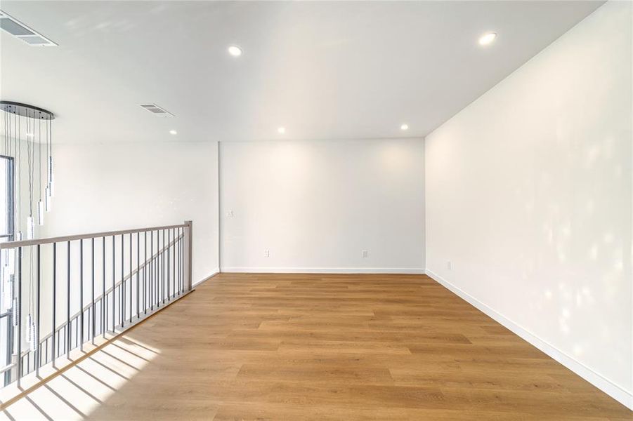 Spacious, unfurnished interior of a new home in , Dallas (Image 28).