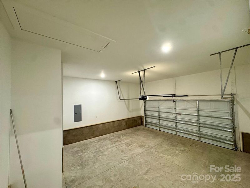 Garage 12 ft ceilings Garage 12 ft ceilings