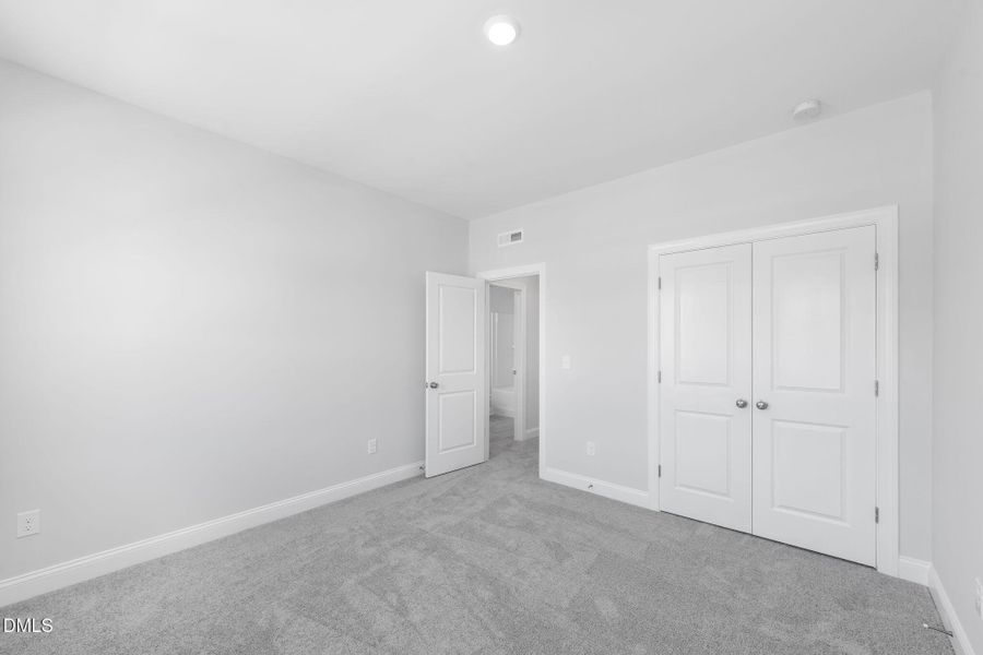SUN_CaydenCove_Pic_Waterbury_QMI_Bed3_1o
