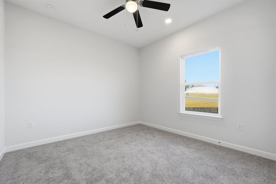 Spacious, unfurnished interior of a new home in McCarthy Estates, Defuniak Springs (Image 19).