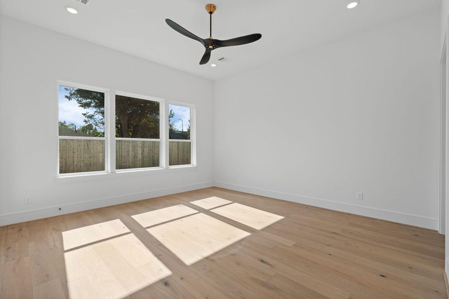 Spacious, unfurnished interior of a new home in , Houston (Image 37).