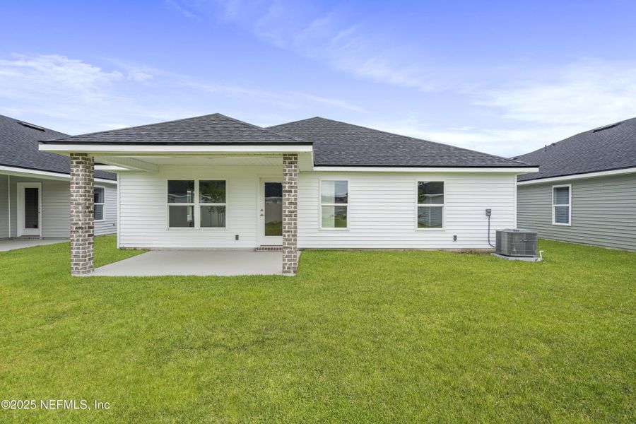 Image 17 of a home in Summerglen. Image 17 of a home in Summerglen.