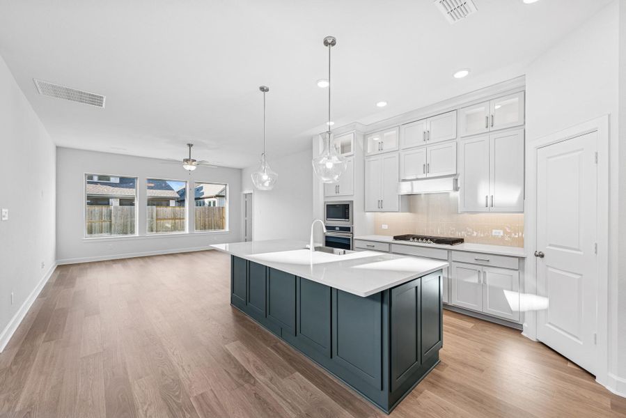 Furnished interior view inside a new home in Meridiana 55' Homesites, Manvel (Image 10). Furnished interior view inside a new home in Meridiana 55' Homesites, Manvel (Image 10).