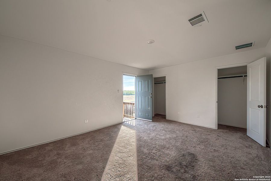 Spacious, unfurnished interior of a new home in Silos: Broadview Collection, San Antonio (Image 17). Spacious, unfurnished interior of a new home in Silos: Broadview Collection, San Antonio (Image 17).