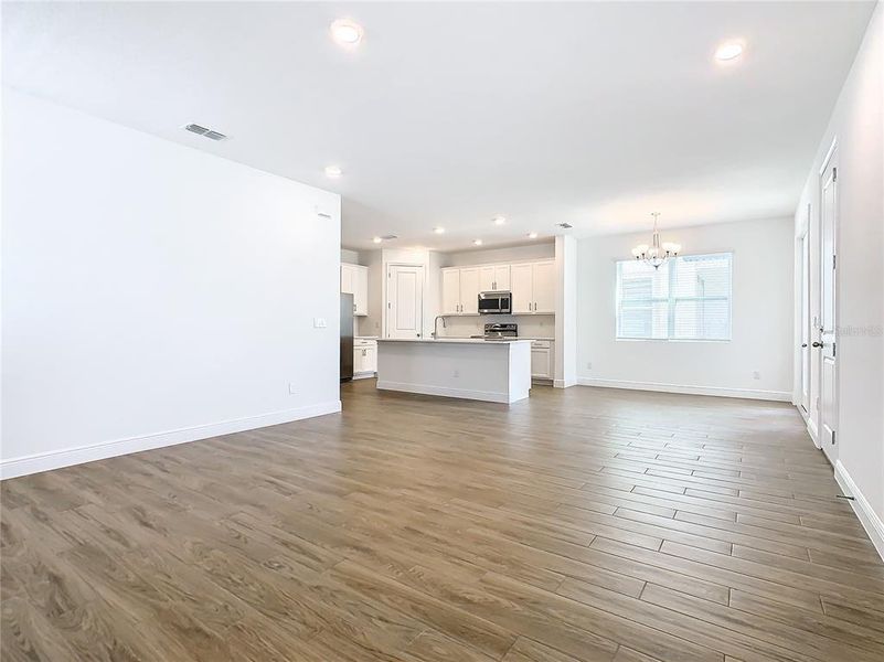 Spacious, unfurnished interior of a new home in , Winter Garden (Image 35).