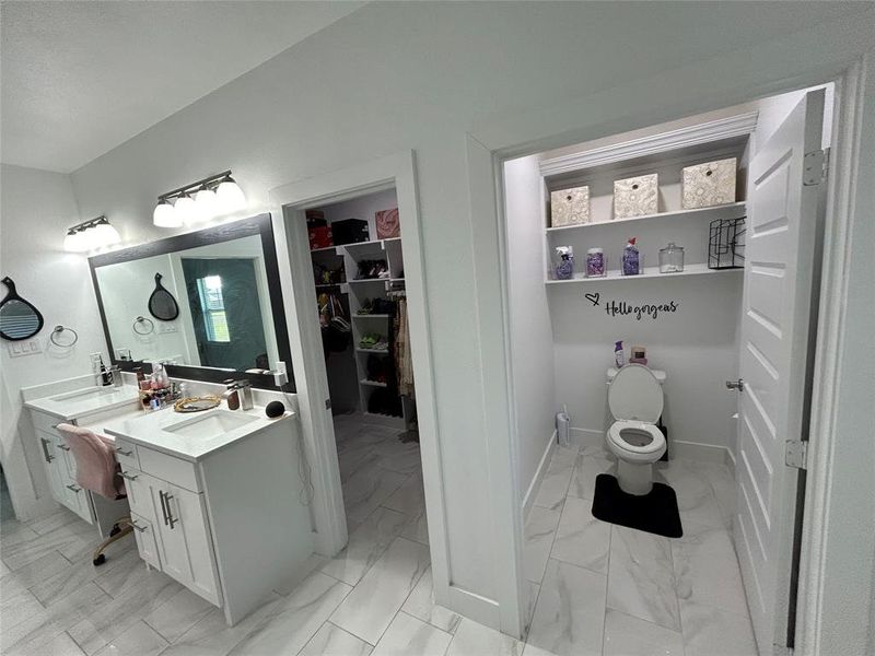 Furnished interior view inside a new home in , Mabank (Image 11).