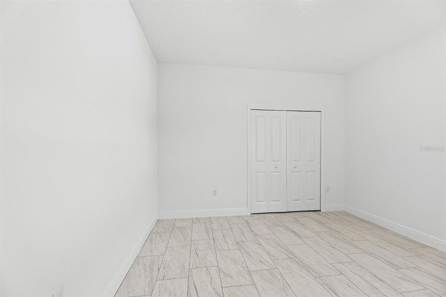 Spacious, unfurnished interior of a new home in , Citrus Springs (Image 54).