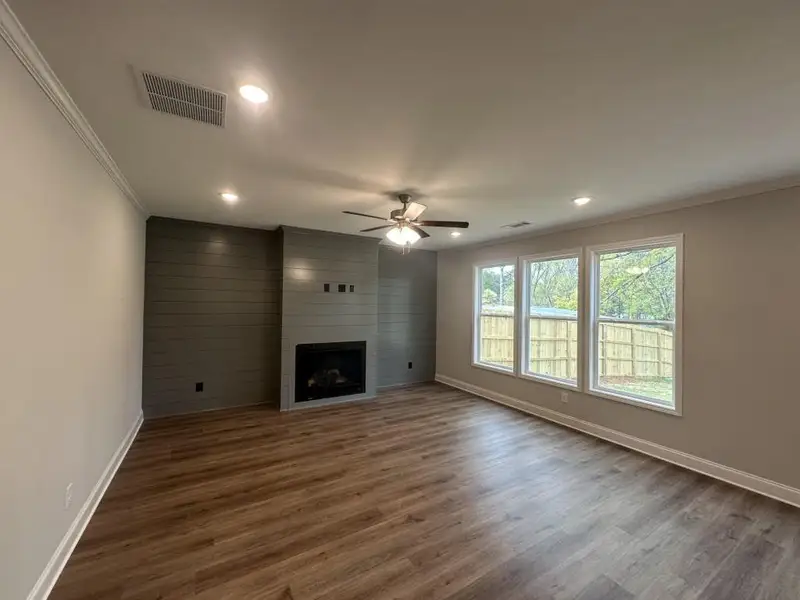 Spacious, unfurnished interior of a new home in , Sugar Hill (Image 9).