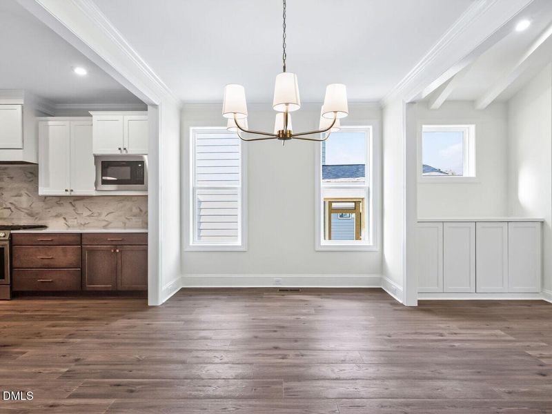 013-1280x960-dining-room