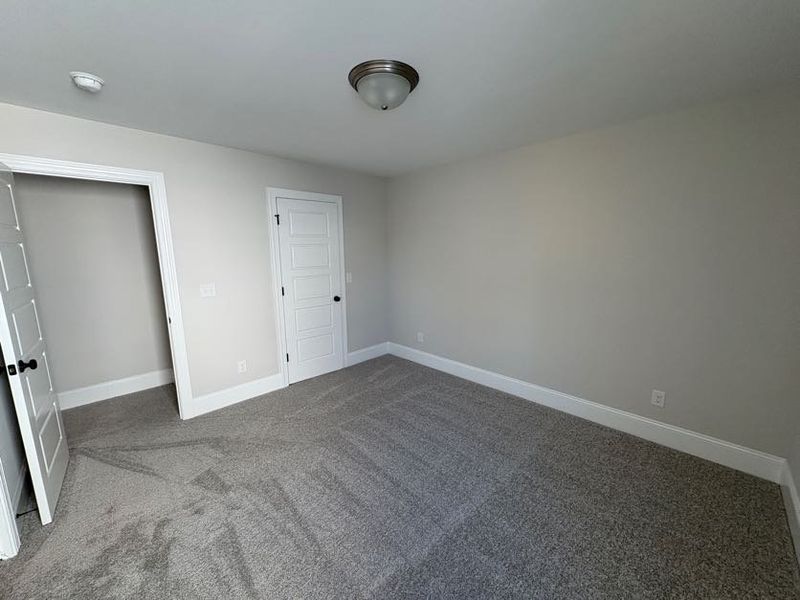Spacious, unfurnished interior of a new home in Riverside Cove, Wilmington (Image 33).