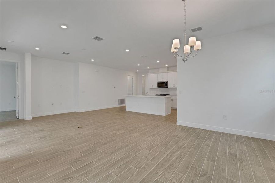 Spacious, unfurnished interior of a new home in Green Key Village, Lady Lake (Image 6).