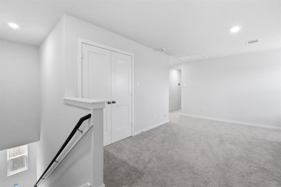 Spacious, unfurnished interior of a new home in Paloma at Sanford Farms, Waller (Image 21). Spacious, unfurnished interior of a new home in Paloma at Sanford Farms, Waller (Image 21).