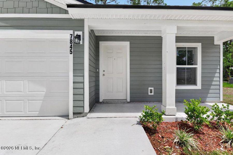 Exterior details and patio area of a home in , Jacksonville (Image 33).