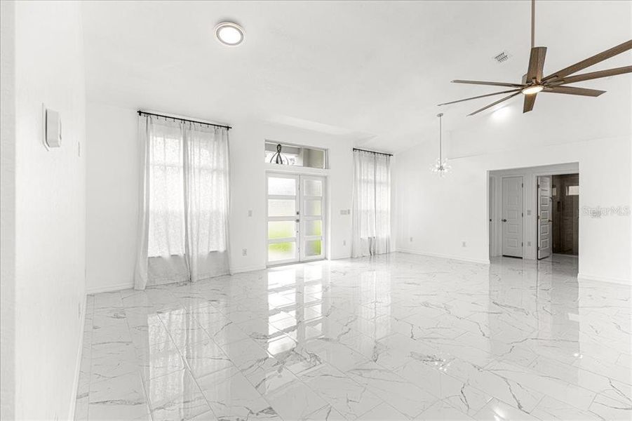 Spacious, unfurnished interior of a new home in , Summerfield (Image 40).