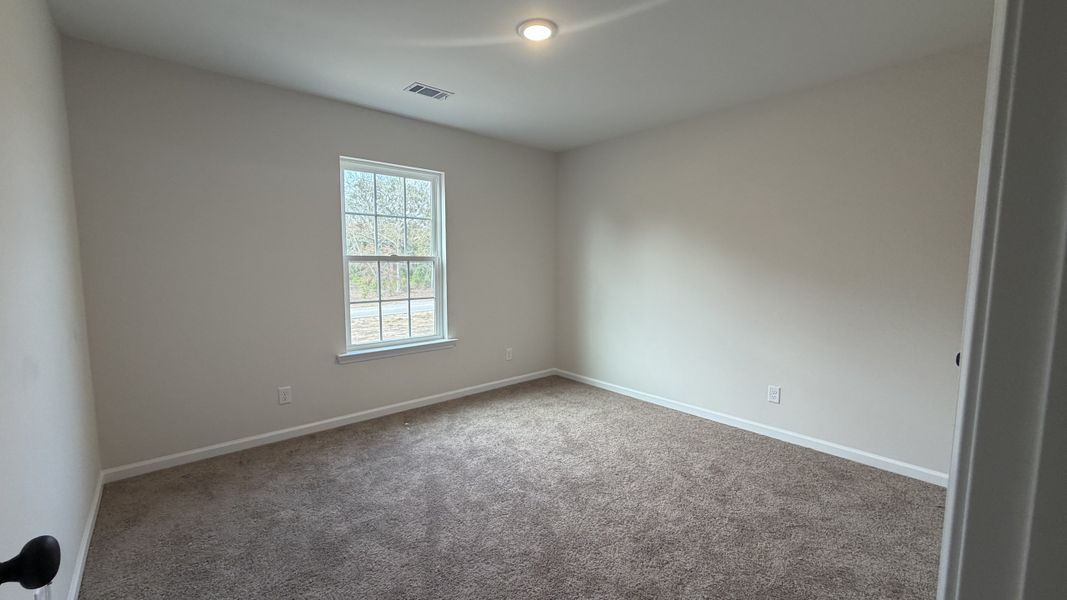 Spacious, unfurnished interior of a new home in Grand Reserve, Hinesville (Image 12).
