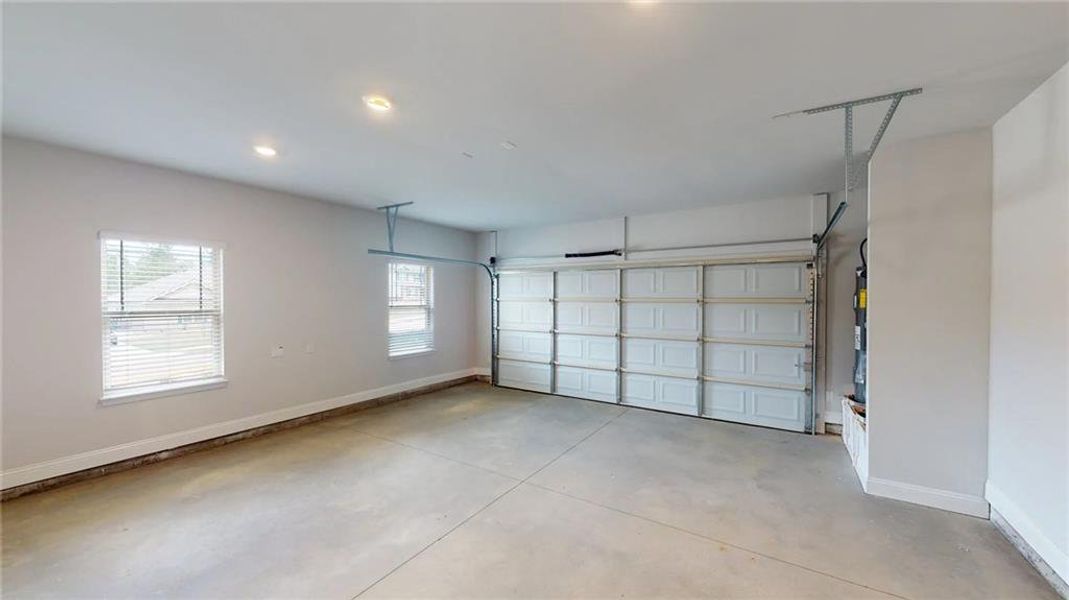 Spacious, unfurnished interior of a new home in Mirror Lake at South Harbour, Villa Rica (Image 19).