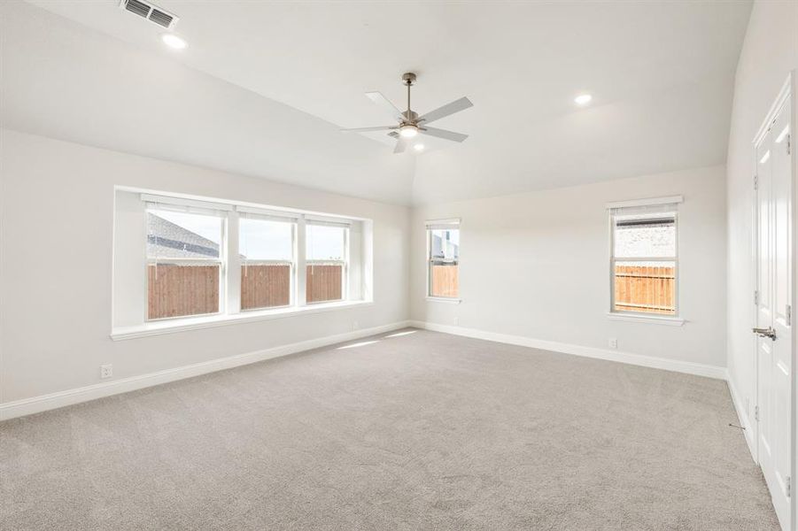 Spacious, unfurnished interior of a new home in Villages of Walnut Grove, Midlothian (Image 28).