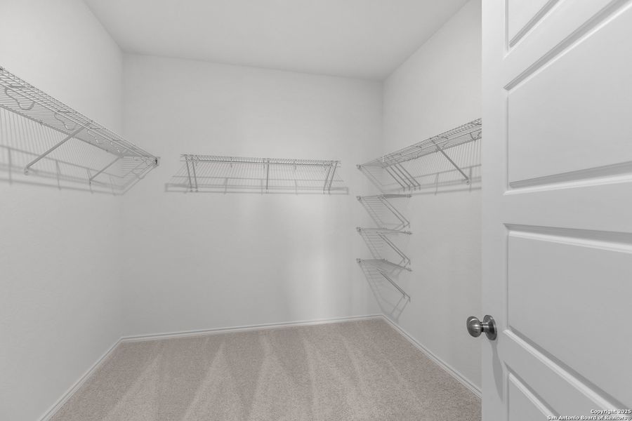 Spacious, unfurnished interior of a new home in Horizon Ridge, San Antonio (Image 29).