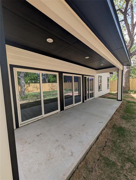 Exterior details and patio area of a home in , Dallas (Image 4).