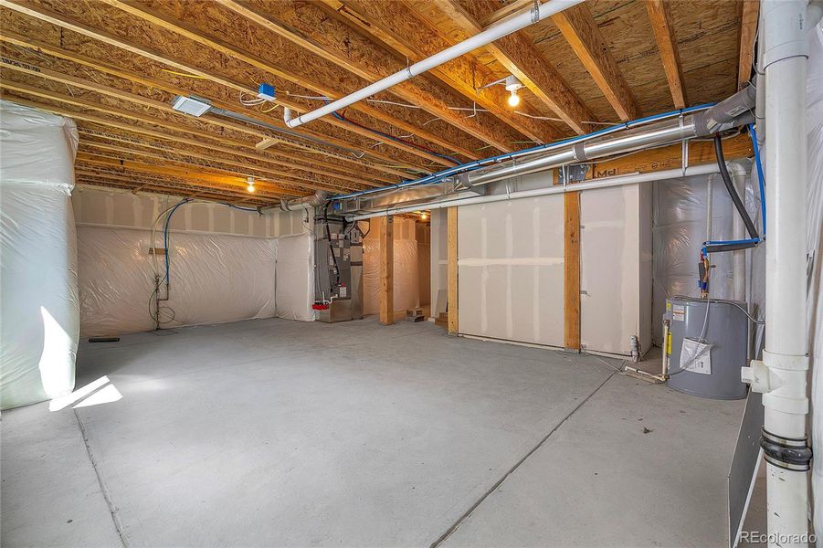 Spacious, unfurnished interior of a new home in , Denver (Image 27).