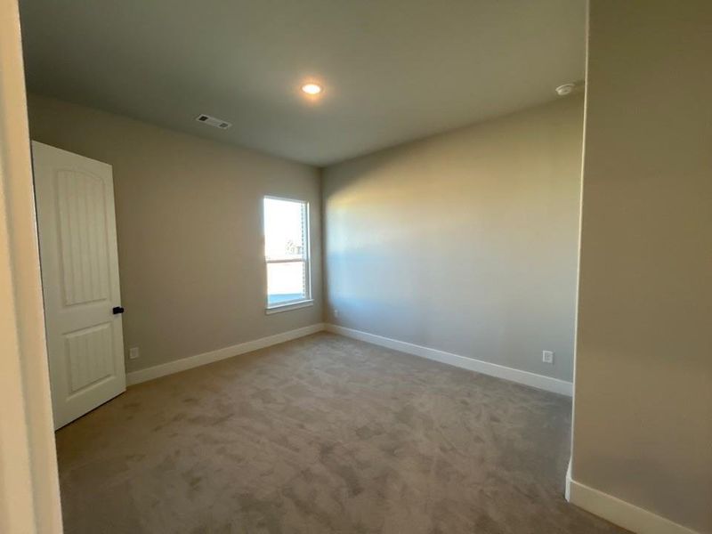 Spacious, unfurnished interior of a new home in Creekview Addition, Van Alstyne (Image 9).