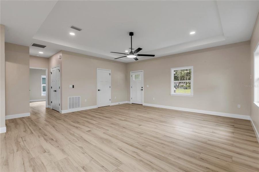 Spacious, unfurnished interior of a new home in , Oak Hill (Image 44).