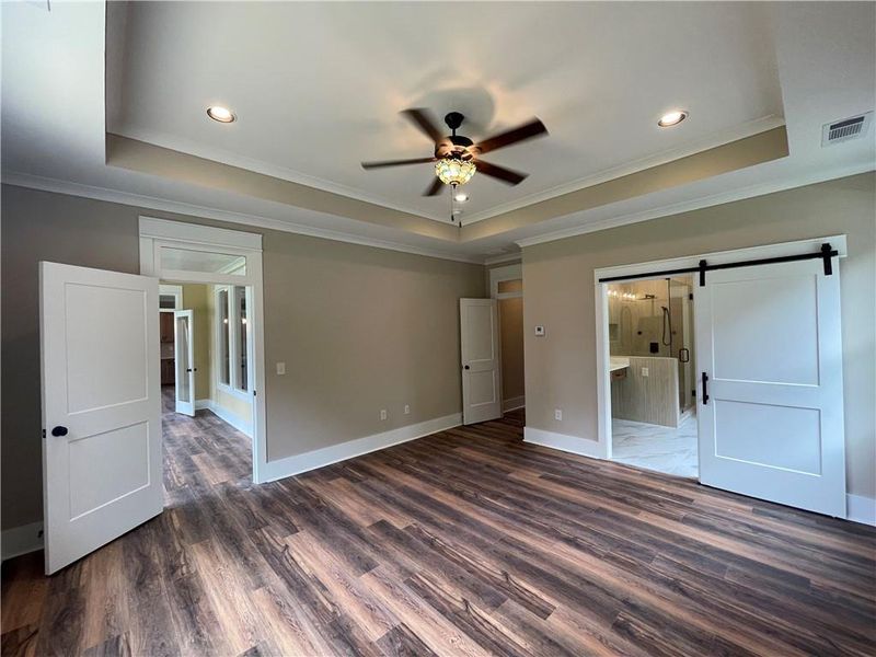 Spacious, unfurnished interior of a new home in , Monroe (Image 28).