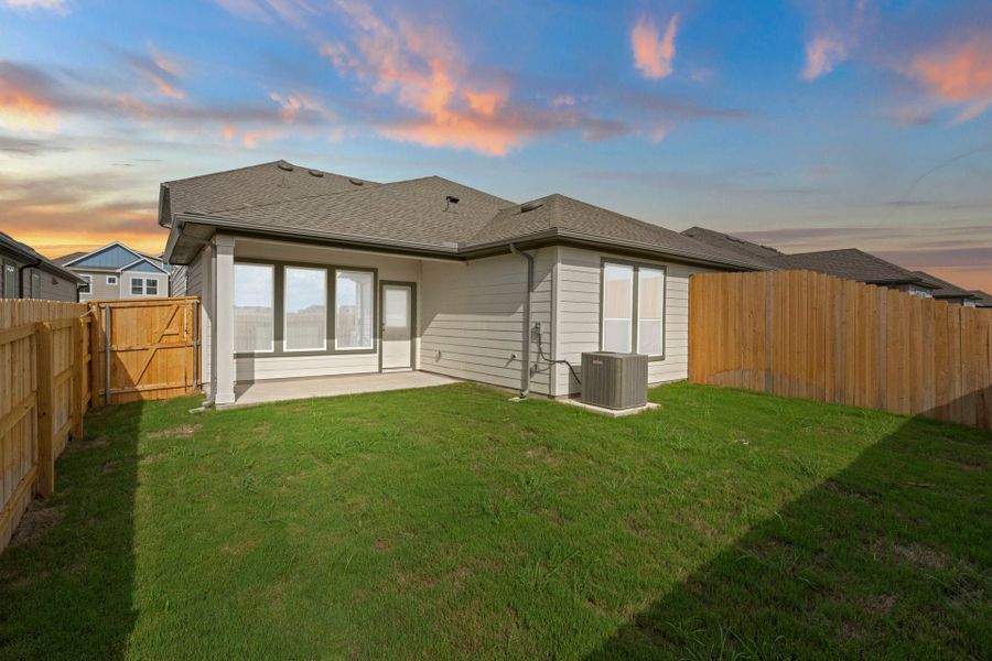 New Home in TAYLOR, TX.  - Slide 4